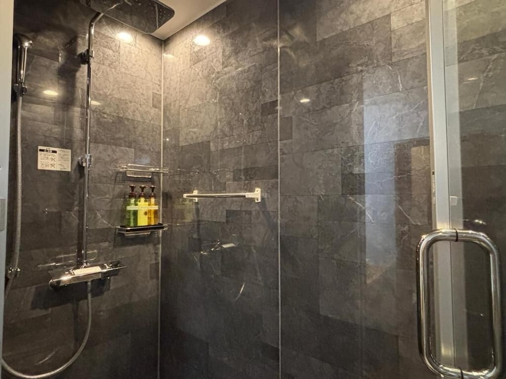 スタンダード ダブルルーム キングベッド 1 台 バスルーム1 | クラブウィンダム白樺荘志賀高原