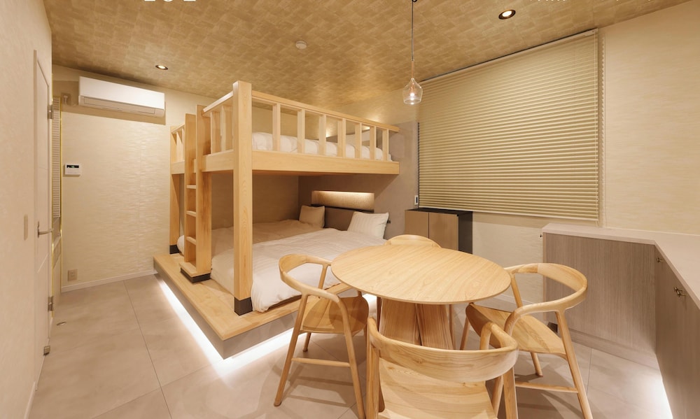 401 デザイン4人部屋 禁煙 専用バスルーム (1部階段あり) | HAKORU TOKYO 八炬ル