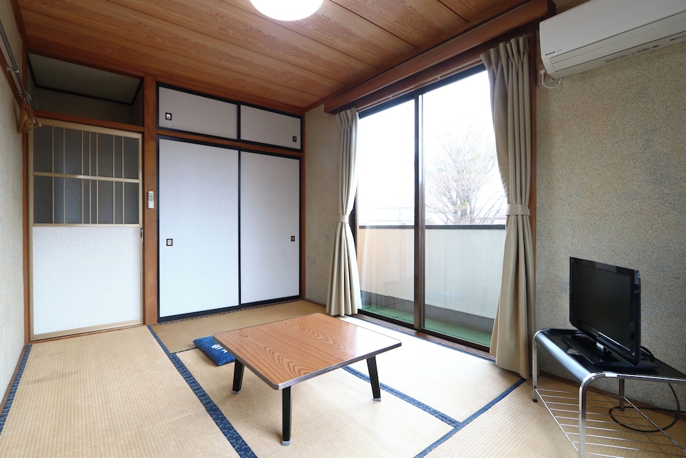 エコノミー ダブルまたはツインルーム バルコニー | 三盛荘 山中湖