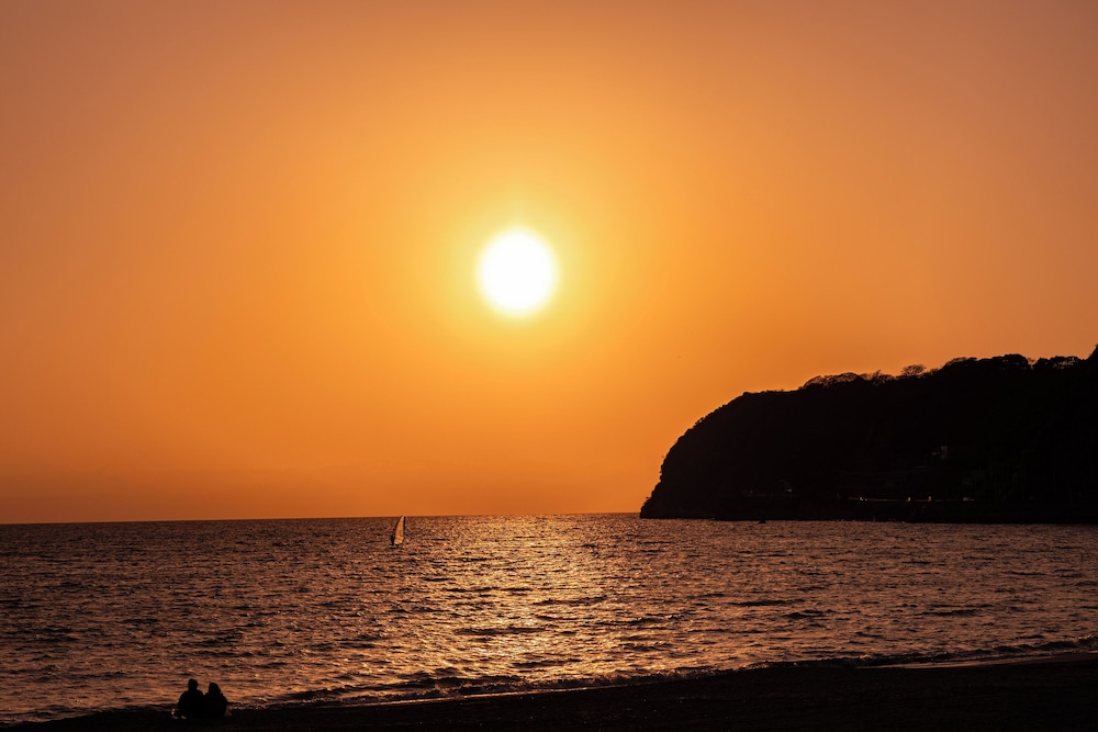 デラックス アパートメント バルコニー パーシャル オーシャン ビュー ビーチ3 | 逗子海岸テラス