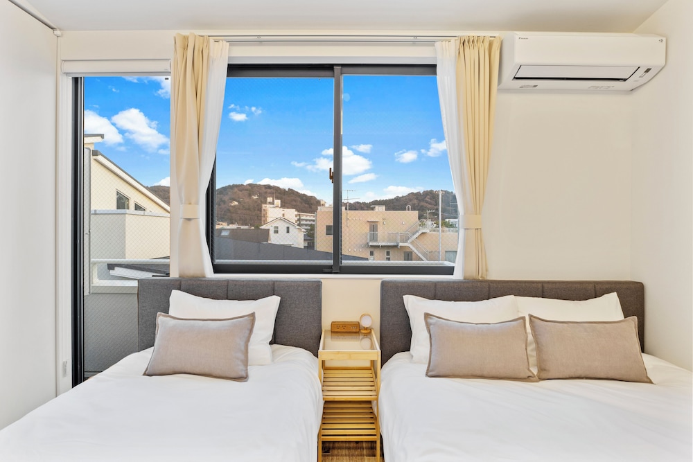 デラックス アパートメント バルコニー パーシャル オーシャン ビュー 客室7 | 逗子海岸テラス