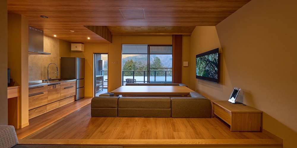 [A] ダブルベッド2台 + 布団3組 / 111平米 / 天然温泉 畳テラス(~7名) 禁煙 客室1 | Rakuten STAY VILLA 箱根強羅