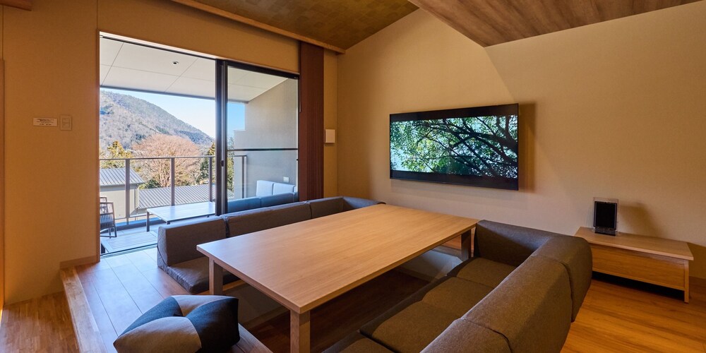 [A] ダブルベッド2台 + 布団3組 / 111平米 / 天然温泉 畳テラス(~7名) 禁煙 リビング エリア0 | Rakuten STAY VILLA 箱根強羅