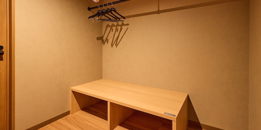 [C]ダブルベッド2台+シングルベッド4台 / 112平米 / 天然温泉付き(~8名) 禁煙 客室7 | Rakuten STAY VILLA 箱根強羅