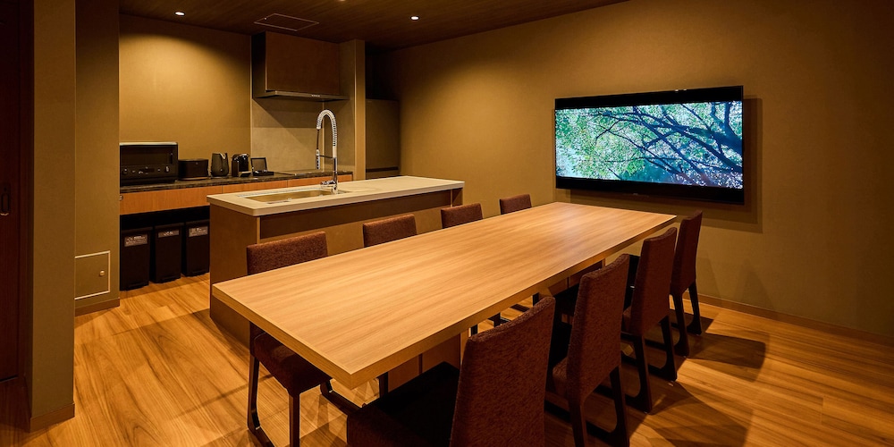 [B] ダブルベッド4台+布団2組 / 119平米 / 天然温泉 サウナ 水風呂(~8名) 禁煙 客室3 | Rakuten STAY VILLA 箱根強羅