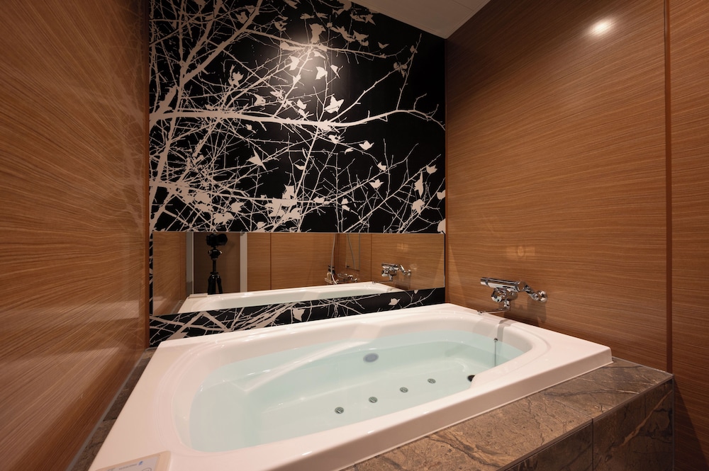 ラグジュアリー ダブルルーム バスルーム1 | HOTEL ZEN奈良宝来