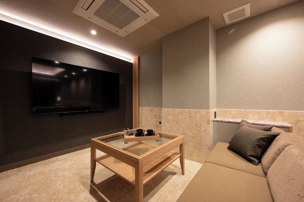 ラグジュアリー ダブルルーム リビング エリア0 | HOTEL ZEN奈良宝来