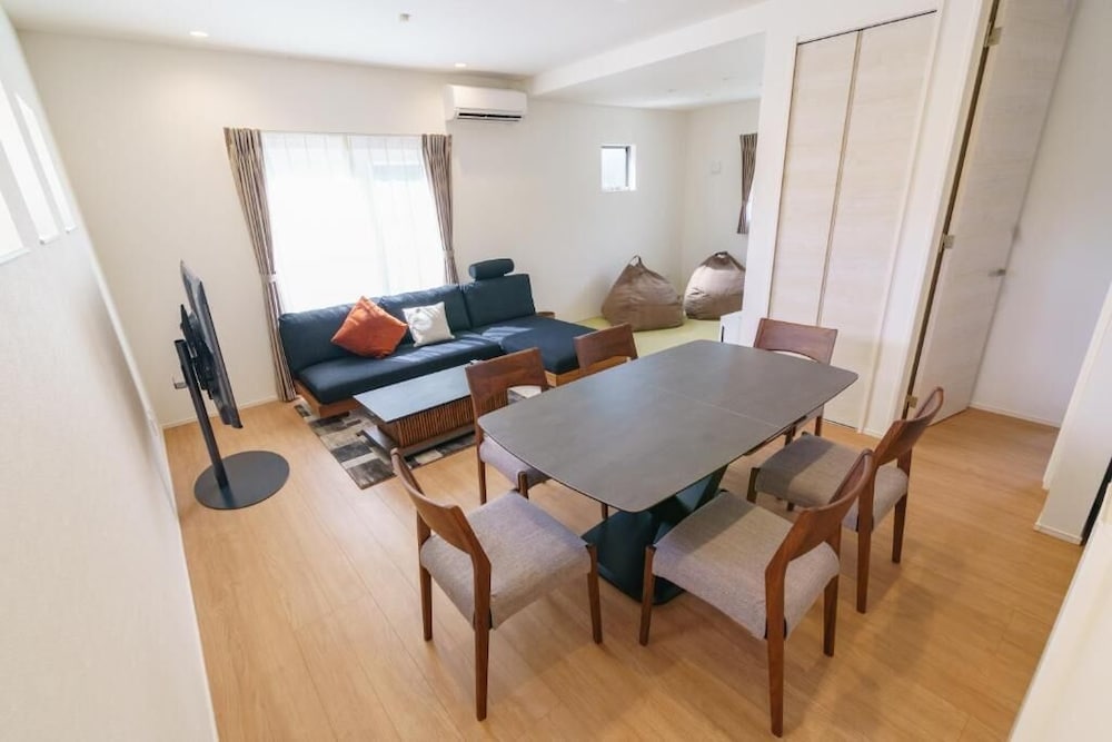 デラックス ヴィラ バルコニー ガーデンビュー 内装0 | Burikina Terrace