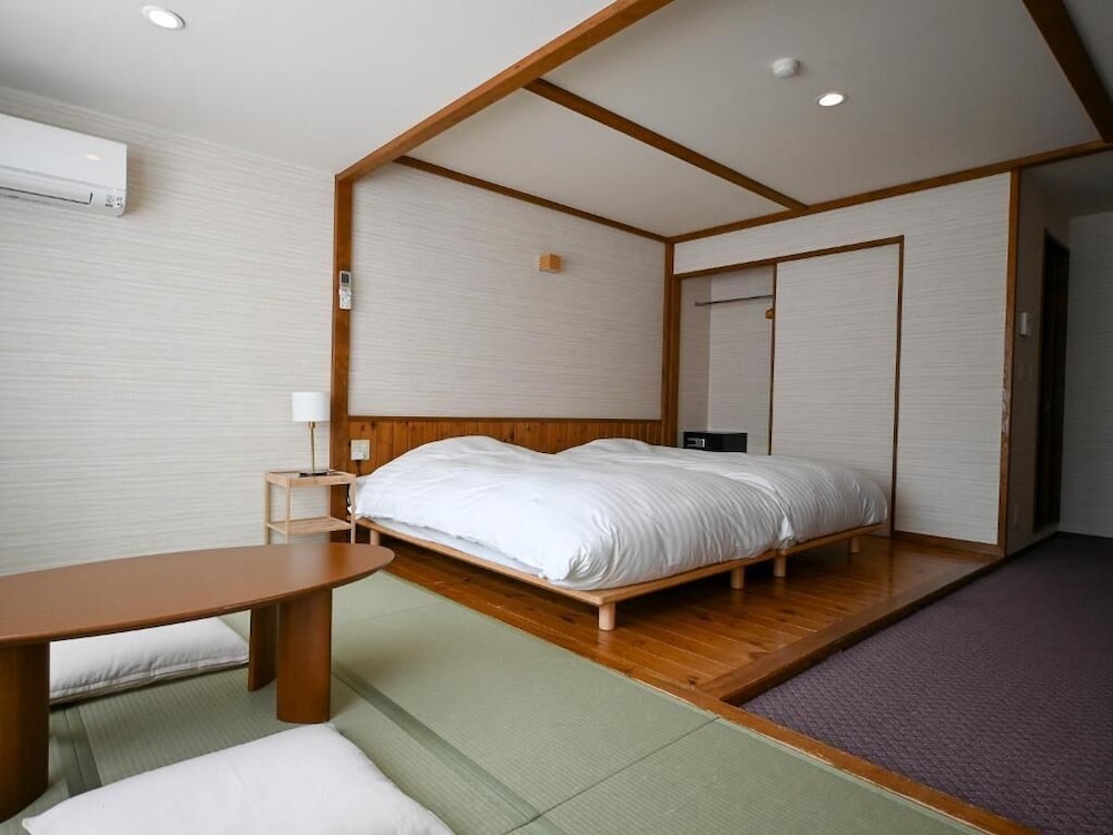 スーペリア ルーム マウンテンビュー 客室1 | ホテル五龍館