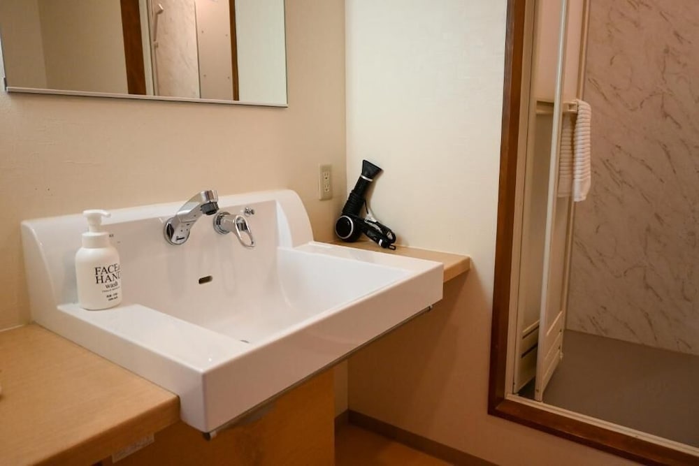 スーペリア ルーム マウンテンビュー バスルーム0 | ホテル五龍館