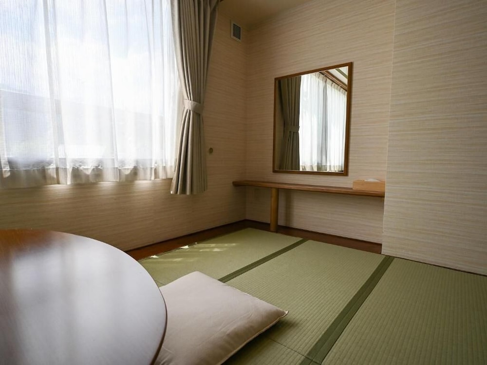 スーペリア ルーム マウンテンビュー 客室2 | ホテル五龍館