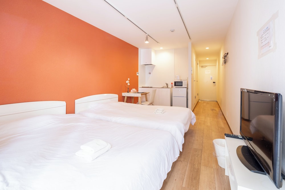 4 人部屋 ラナイ シティビュー 客室14 | 難波民泊