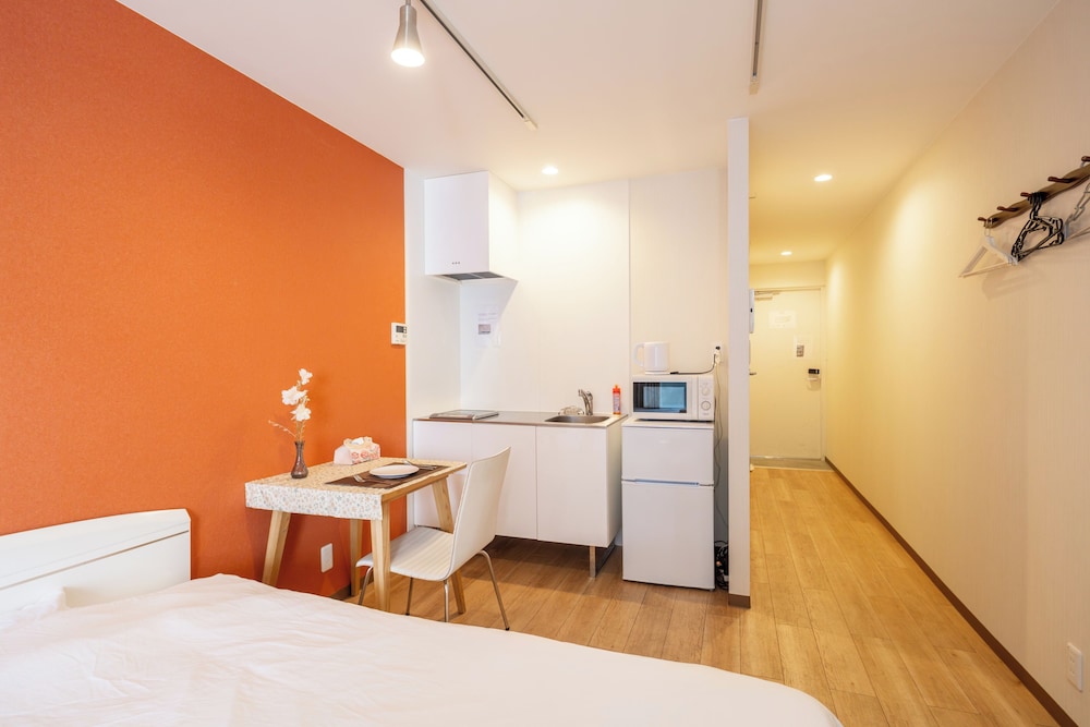 4 人部屋 ラナイ シティビュー 客室15 | 難波民泊