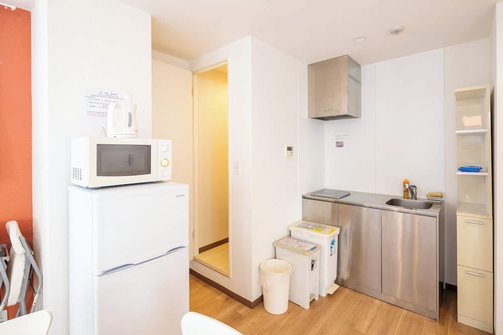 ファミリー 4 人部屋 バルコニー 専用キッチン0 | 難波民泊