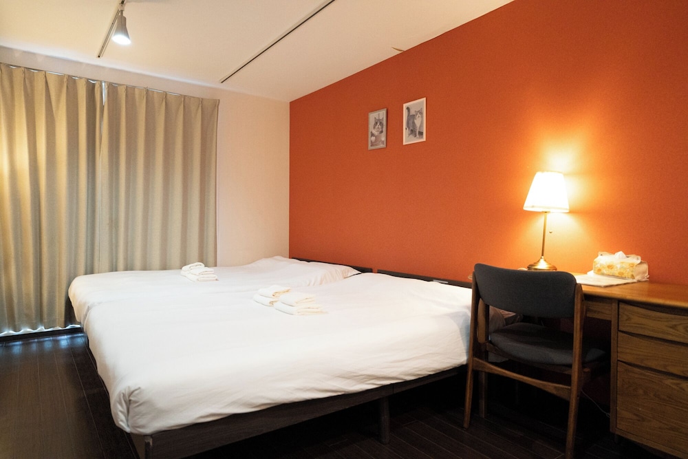 客室1 | 難波民泊