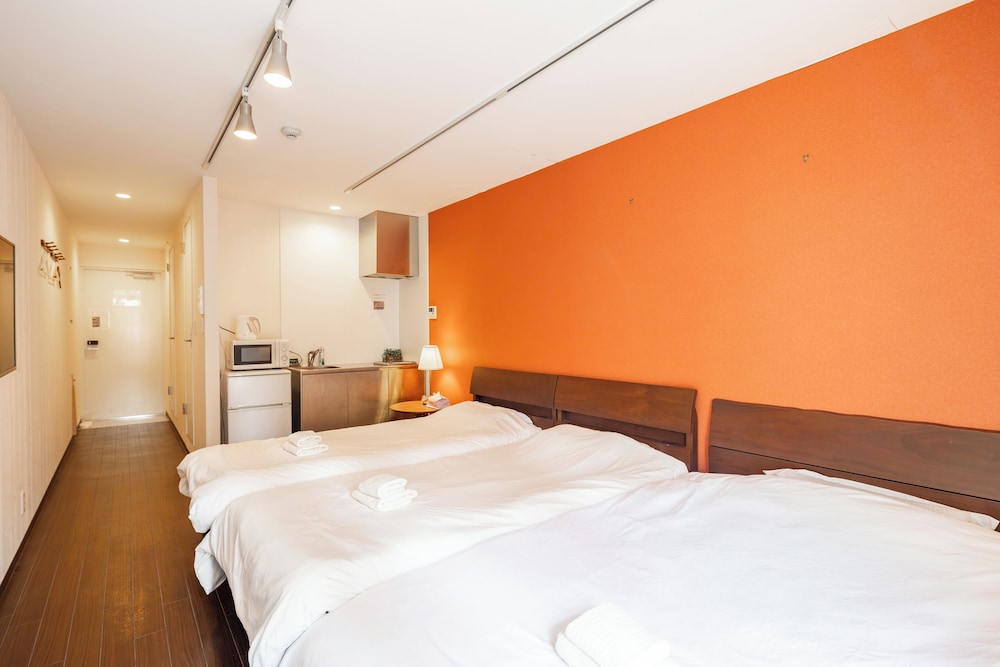 スタンダード 4 人部屋 ラナイ 客室5 | 難波民泊