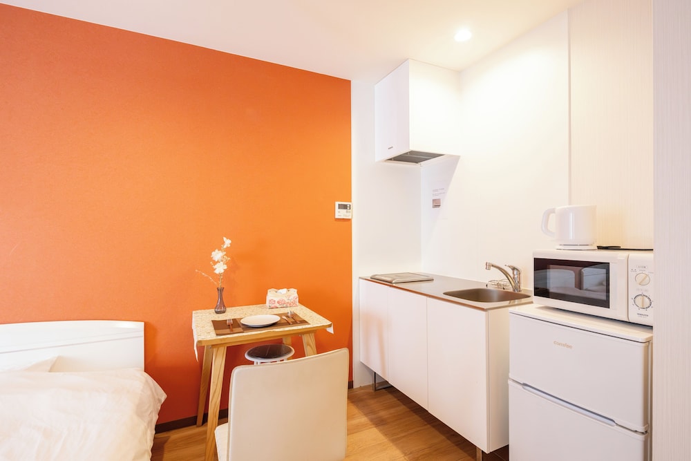 4 人部屋 ラナイ シティビュー 客室9 | 難波民泊