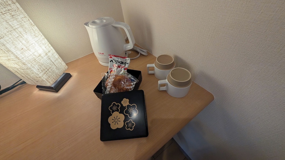 スーペリア スイート クイーンベッド 1 台 バルコニー 客室内のダイニングエリア0 | Dream Stays SORA