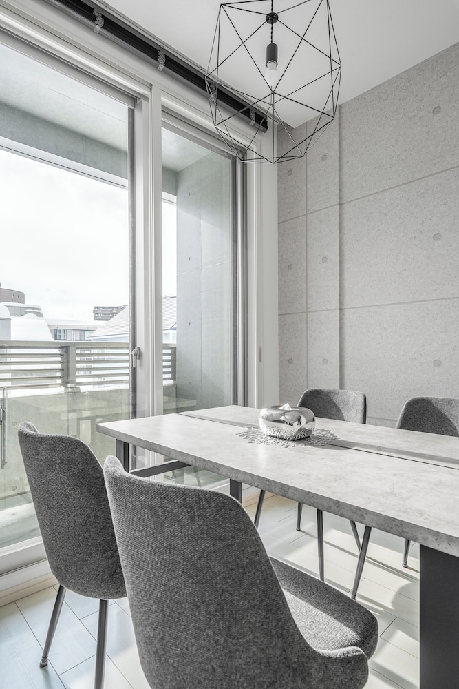 アパートメント レストラン7 | GRANDIA 202