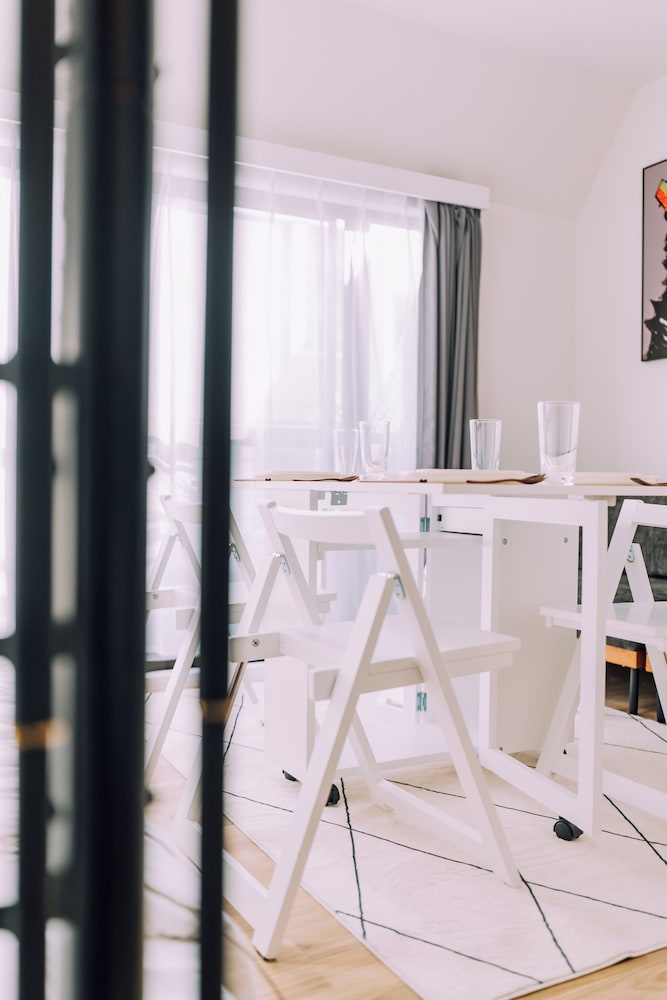 レストラン1 | Showa Bloom Shinjuku 401 レストラン1 | Showa Bloom Shinjuku 401