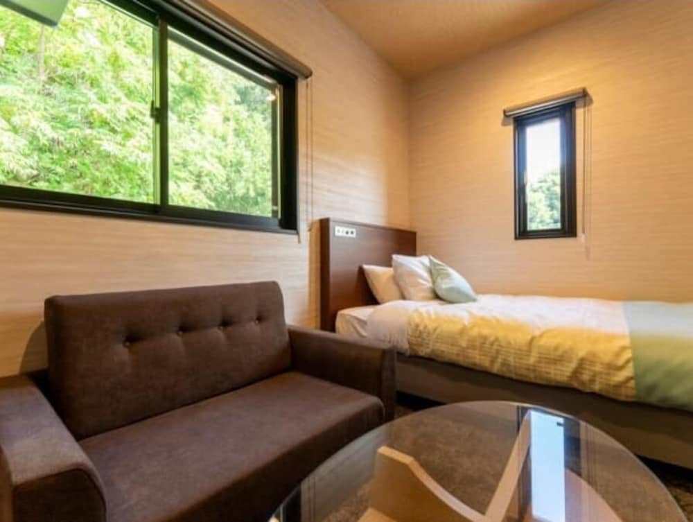 スタンダード シングルルーム 電子レンジ ガーデンビュー 客室2 | MIYAKOJIMA Blue Village HOTEL & SAUNA