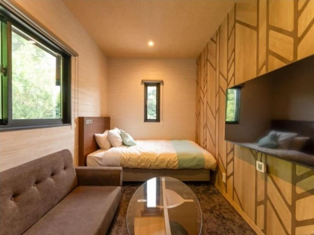 スタンダード シングルルーム 電子レンジ ガーデンビュー 客室1 | MIYAKOJIMA Blue Village HOTEL & SAUNA