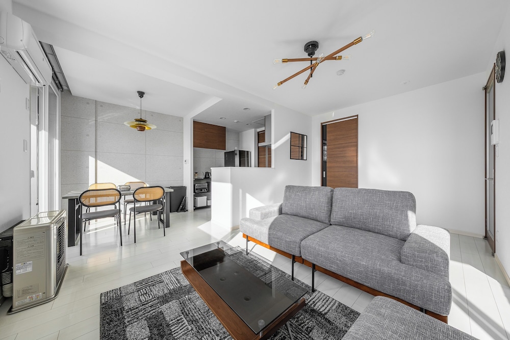 アパートメント リビング エリア1 | GRANDIA 302