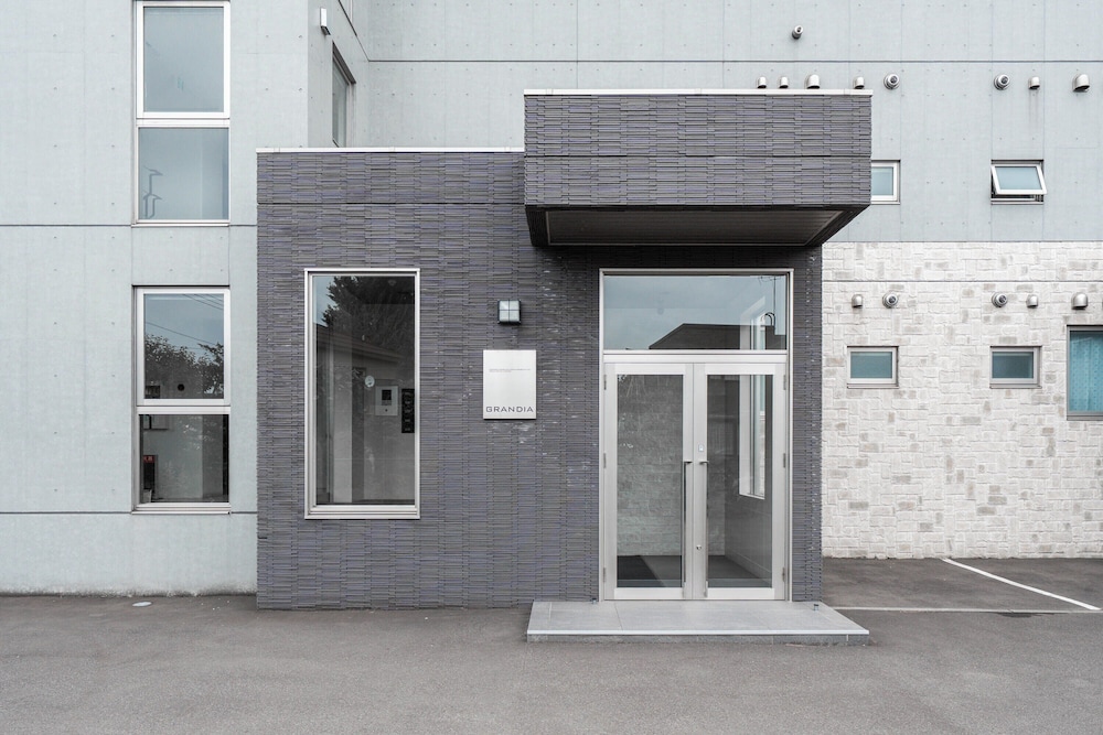 外観の詳細1 | GRANDIA 302 外観の詳細1 | GRANDIA 302