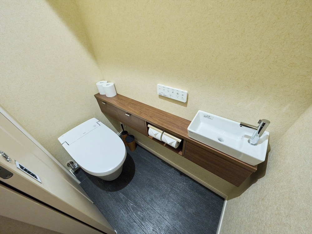 ツインルーム 禁煙 バスルーム2 | 宿家 浅草 粋