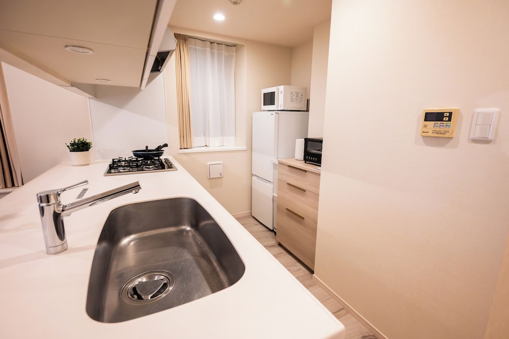 プレミアム アパートメント 禁煙 (307) 専用キッチン0 | Dash Living Minami Azabu