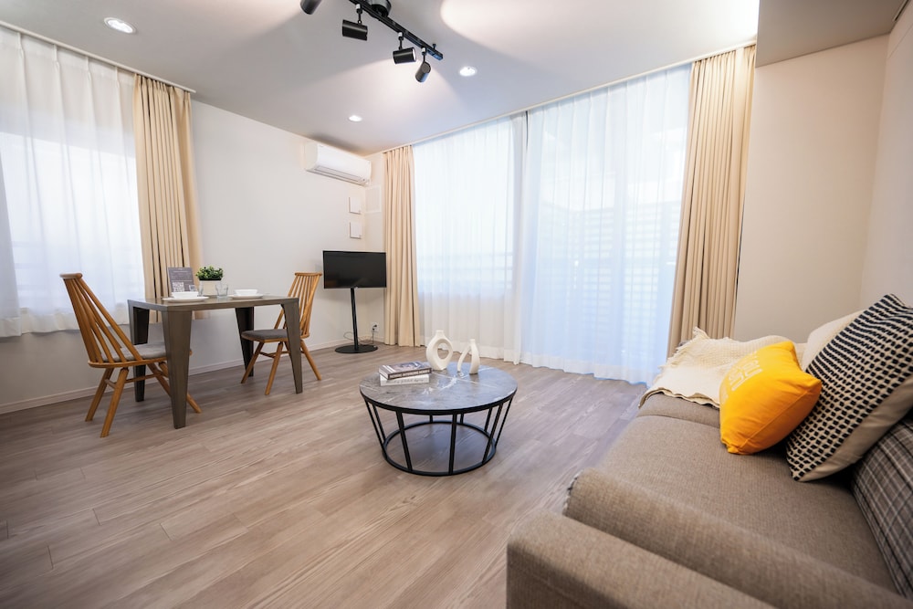 エグゼクティブ アパートメント 禁煙 (418) リビング エリア1 | Dash Living Minami Azabu