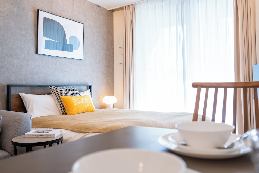 エコノミー アパートメント 禁煙 (402) 客室内のダイニングエリア0 | Dash Living Minami Azabu