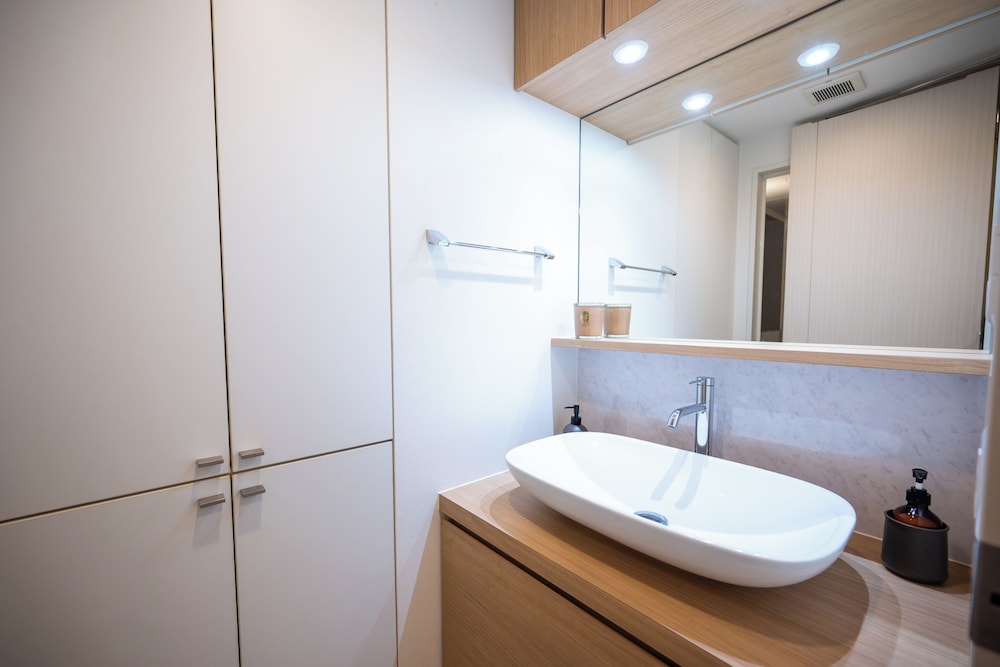 エクスクルーシブ アパートメント 禁煙 (405) バスルームのシンク0 | Dash Living Minami Azabu