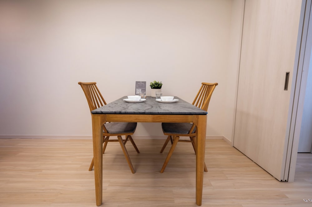 ジュニア アパートメント 禁煙 (606) 客室内のダイニングエリア1 | Dash Living Minami Azabu