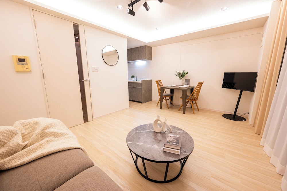 プレミア アパートメント 禁煙 (218) リビング エリア0 | Dash Living Minami Azabu