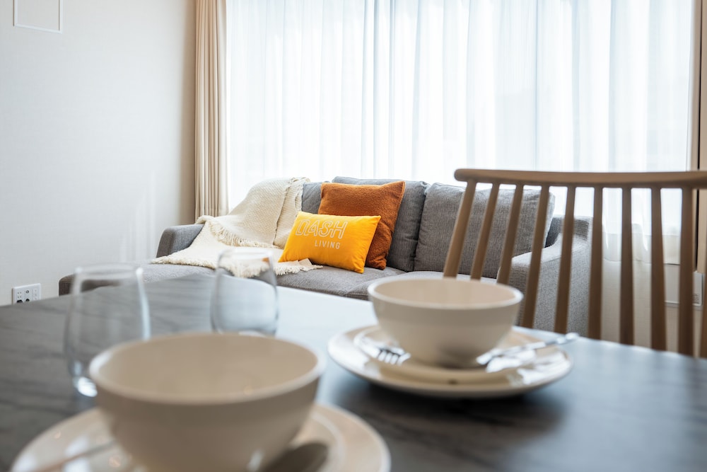 デラックス アパートメント 客室内のダイニングエリア0 | Dash Living Minami Azabu