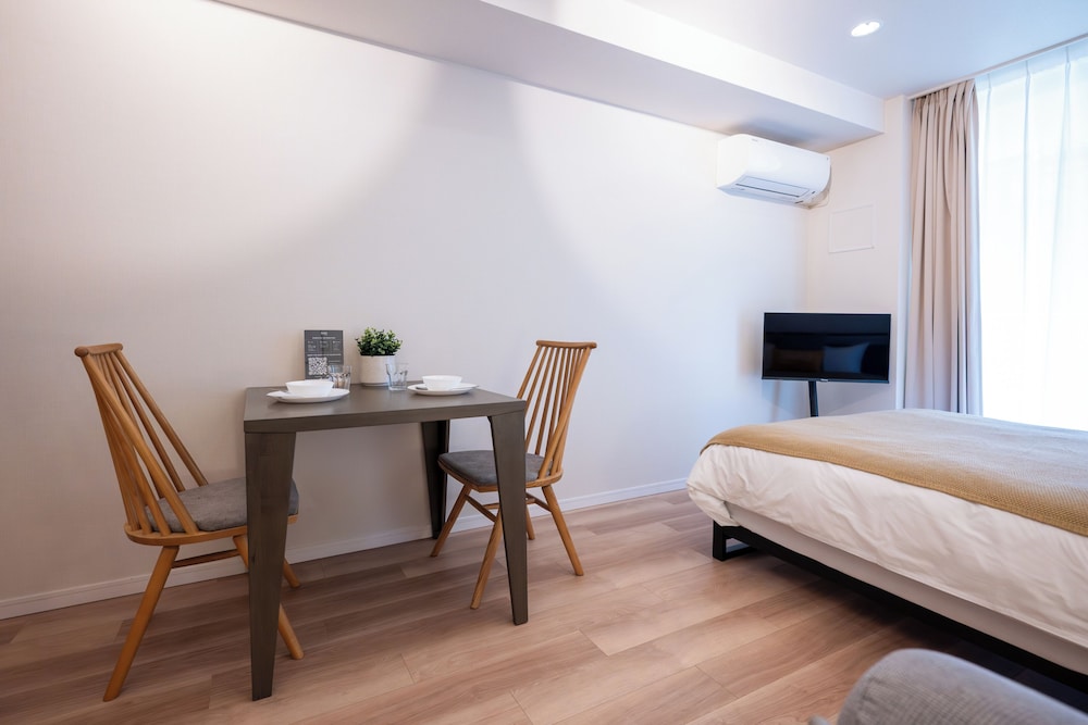 エクスクルーシブ アパートメント 禁煙 (405) 客室内のダイニングエリア0 | Dash Living Minami Azabu