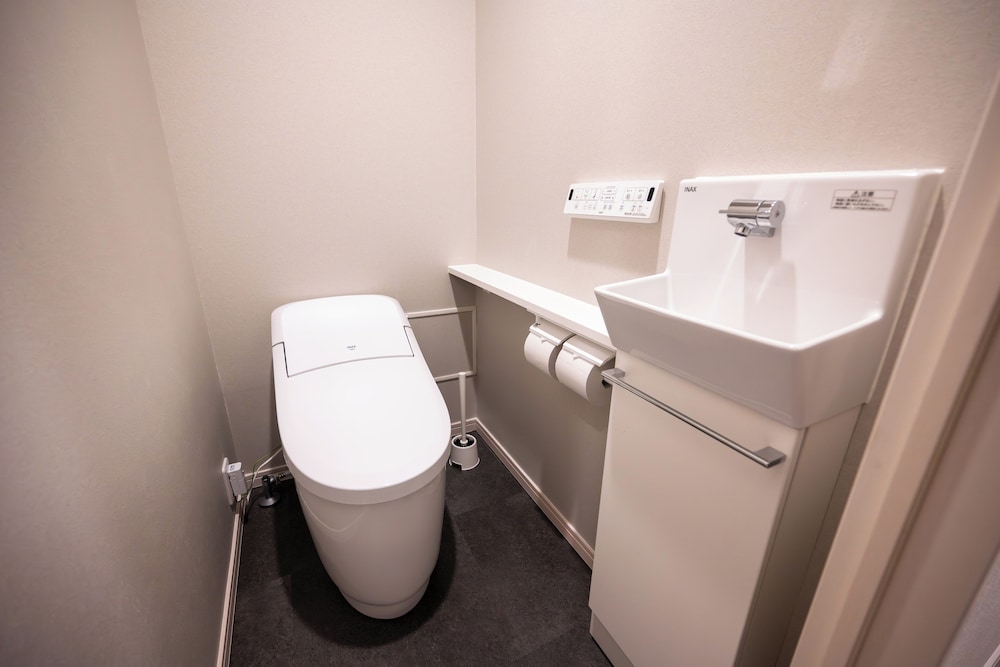 スーペリア アパートメント 禁煙 (208) バスルーム1 | Dash Living Minami Azabu