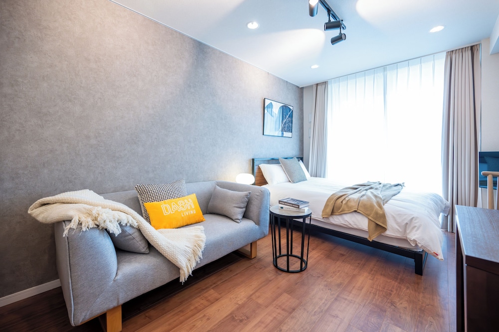 トラディショナル アパートメント 禁煙 (502) リビング エリア0 | Dash Living Minami Azabu