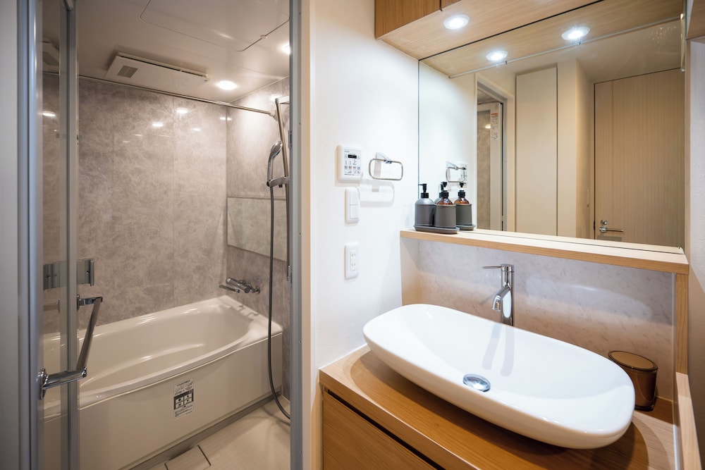 ジュニア アパートメント 禁煙 (606) バスルームの設備1 | Dash Living Minami Azabu