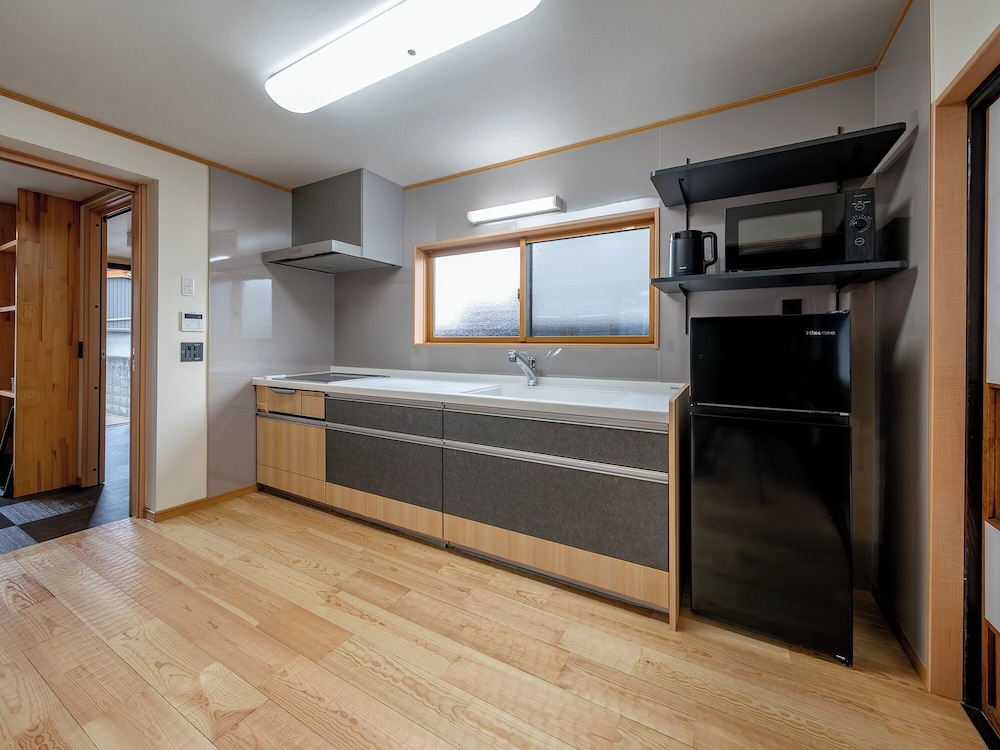 ハウス ガーデンビュー 専用キッチン0 | 飛騨まちやど 石庭の宿