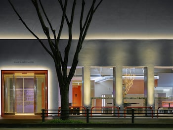 BASE LAYER HOTEL 福岡