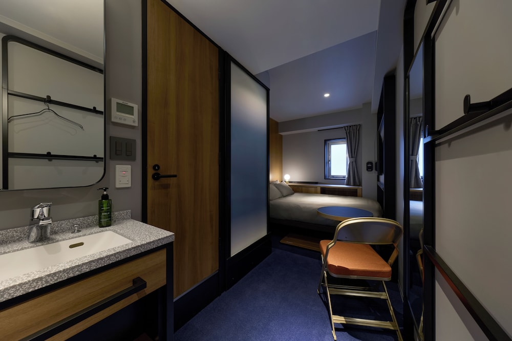 スタンダード ダブルルーム | BASE LAYER HOTEL 福岡