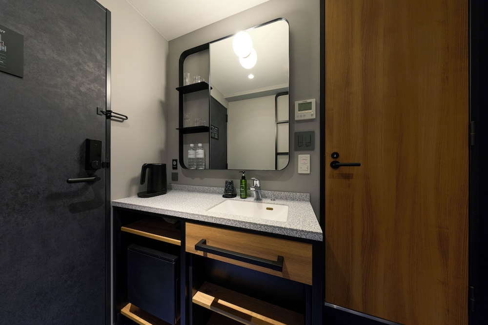 スタンダード ダブルルーム 専用キッチン0 | BASE LAYER HOTEL 福岡