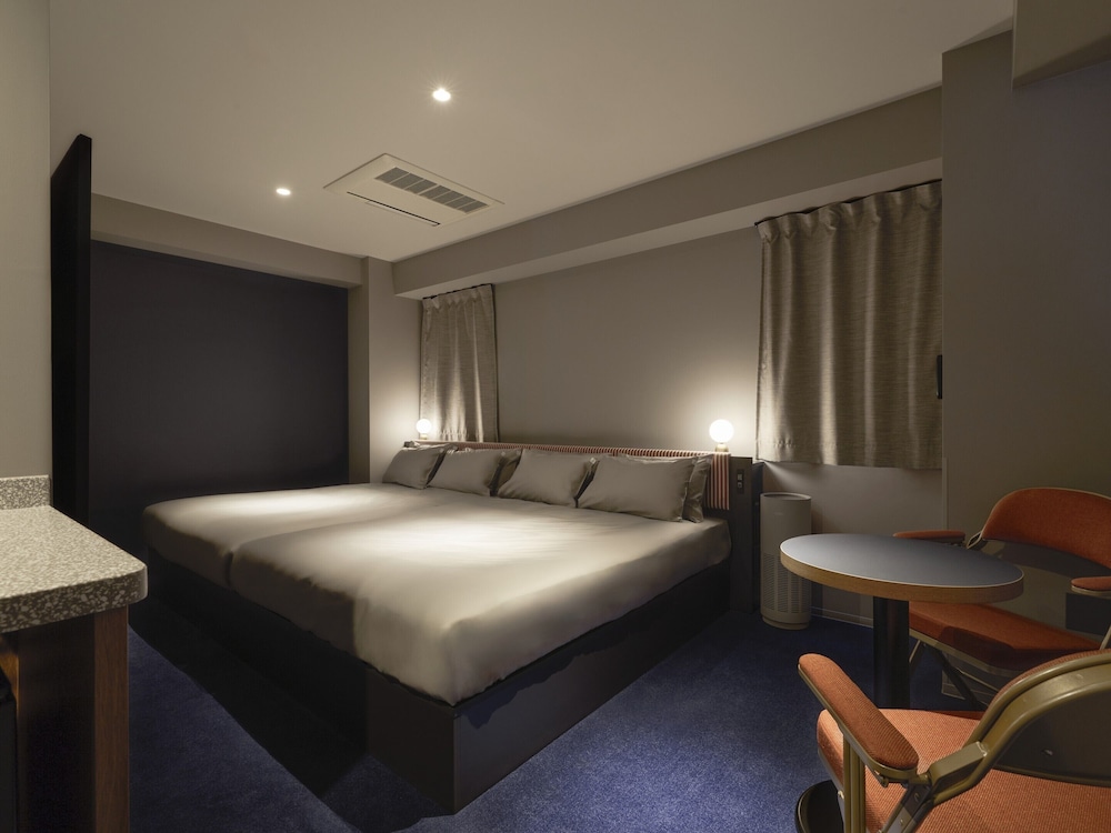 コンフォート ツインルーム 客室1 | BASE LAYER HOTEL 福岡