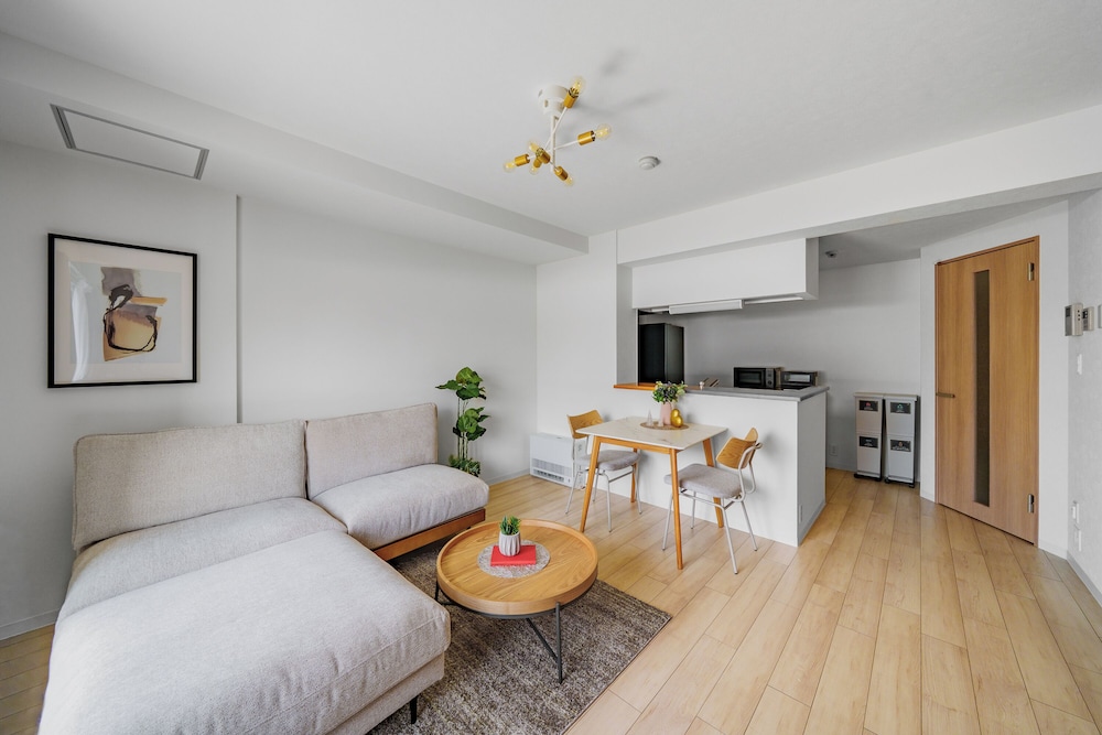 アパートメント リビング エリア1 | E-US NAEBO STATION 402