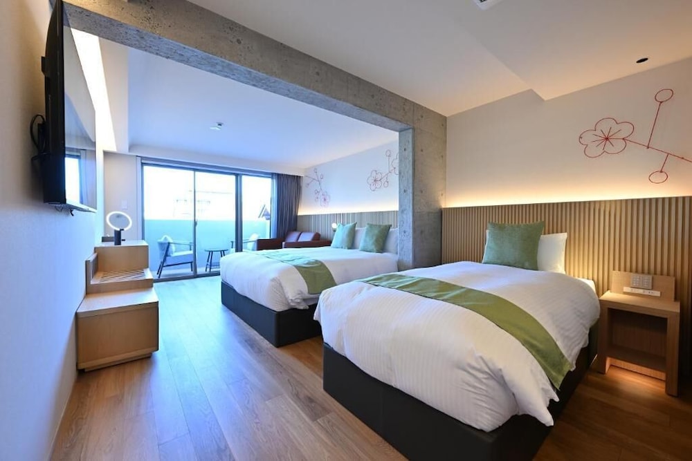 デラックス 4 人部屋 バルコニー | 清水エリートテラス