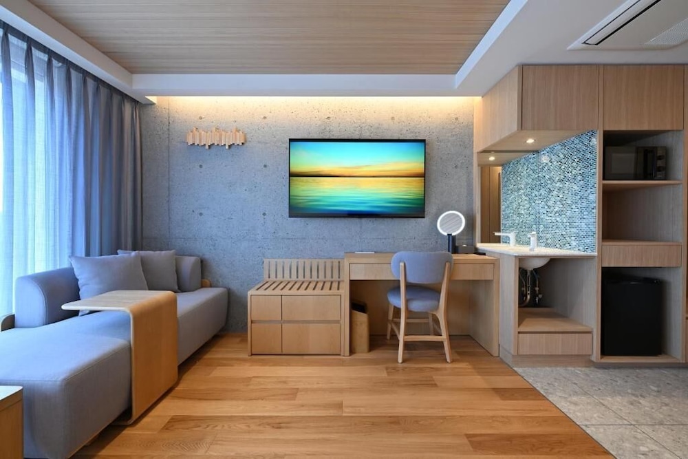 スーペリア 4 人部屋 リビング エリア0 | 清水エリートテラス