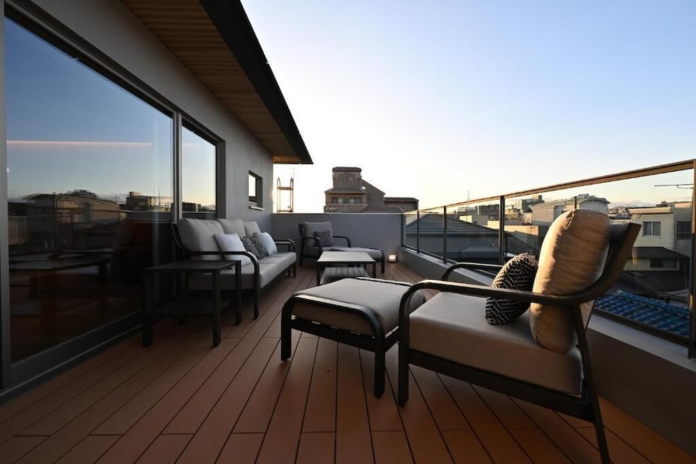 プレミア 4 人部屋 バルコニー (Sauna) 部屋からの景観0 | 清水エリートテラス