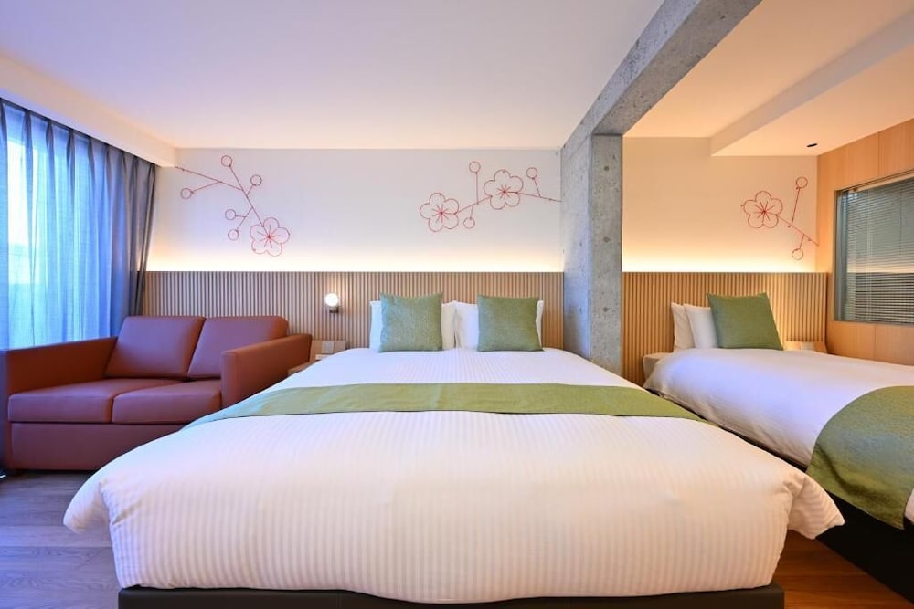 デラックス 4 人部屋 バルコニー 客室2 | 清水エリートテラス